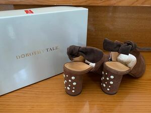SALE DOROTHY TALE ドロシーテール　高島屋オリジナル　23.5cm スウェード　茶色　パール飾りの太ヒール　新品