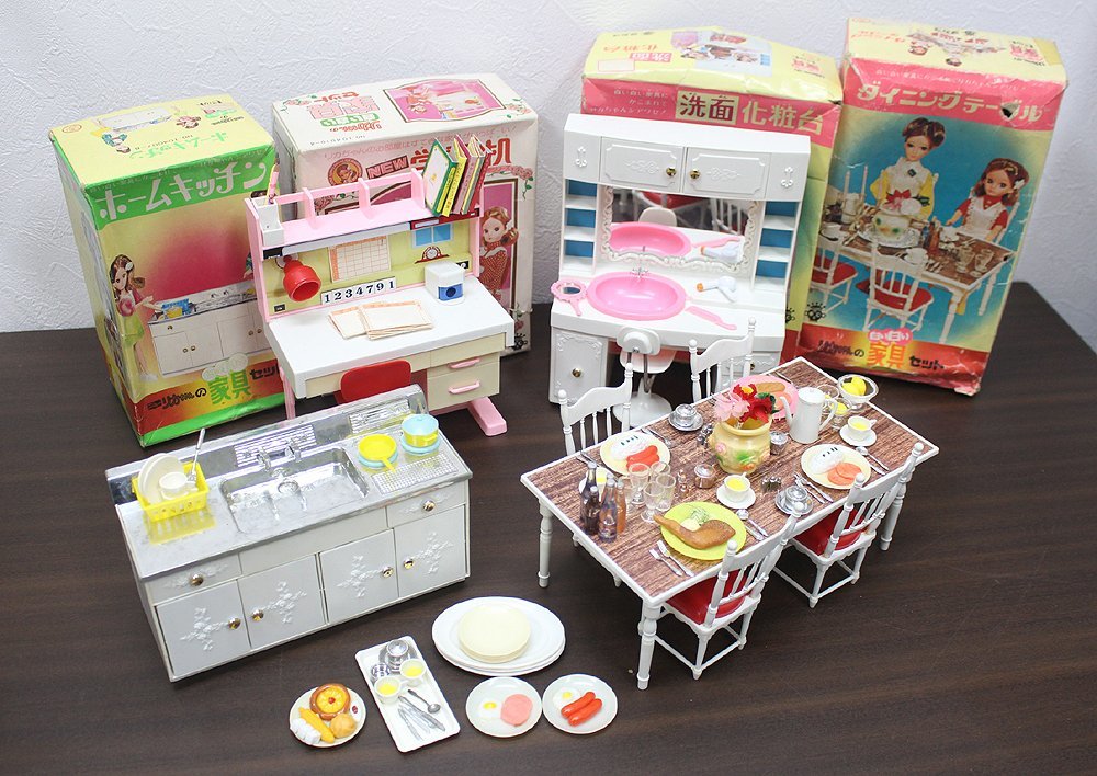 ヤフオク! -「リカちゃんの白い白い家具セット」の落札相場・落札価格