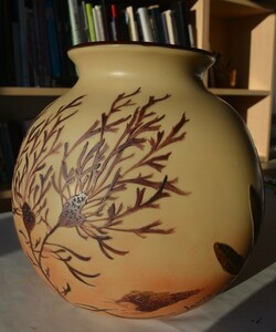 ルグラ　珍しいカメオ彫りアンティークガラス花瓶　海藻シリーズ　25㎝　本物