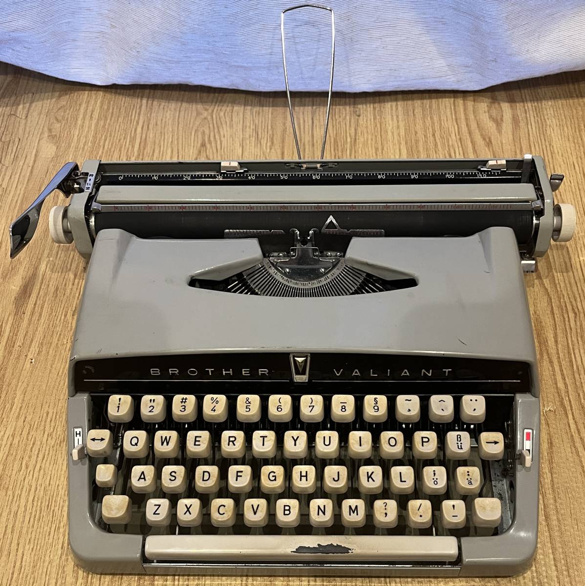 ヤフオク! -「brother タイプライター」の落札相場・落札価格 オンライン安い タイプライター ブラザー ANTIQUE 動作確認済★送料込み★アンティーク アンティーク/コレクション