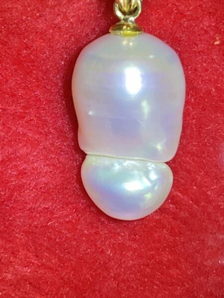 Ｋ１８ゴールド　天然バロック真珠　“K18”刻印あり　ペンダントトップ　jewelry 可愛くて面白い形のバロック真珠　2.5g