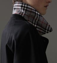 【新品】BURBERRY Reversible Checked Wool and Gabardine Coat Size : M Color : Black バーバリー　コート_画像2