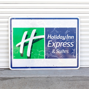 直輸入USED ロードサイドサイン Holiday Inn Express & Suits（片面） H92×W122cm