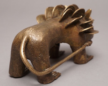 アフリカ　トーゴ　真鍮細工　アニマル　ライオン　Lサイズ　彫刻　アフリカ雑貨　オブジェ_画像3