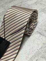 新品ミチコロンドン日本製ネクタイ　かわいいストライプ　ピンクベージュコラボ小柄　 シルク100%お買い得サービス_画像2