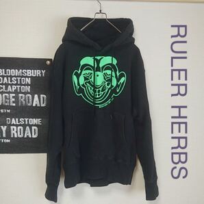 背中もカッコいい!RULER HERBS ピエロ パーカー