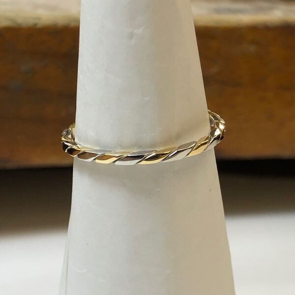 金とプラチナのコンビリング K18イエローゴールド Pt900 レディースリング