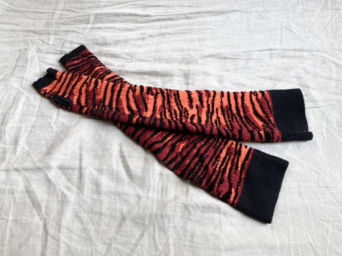 ヤフオク! -KENZO H&M(ファッション)の中古品・新品・古着一覧 新春セール中 KENZO×H&Mコラボ ジャングルトレーナー レア 男女兼用 タイガー スウェット