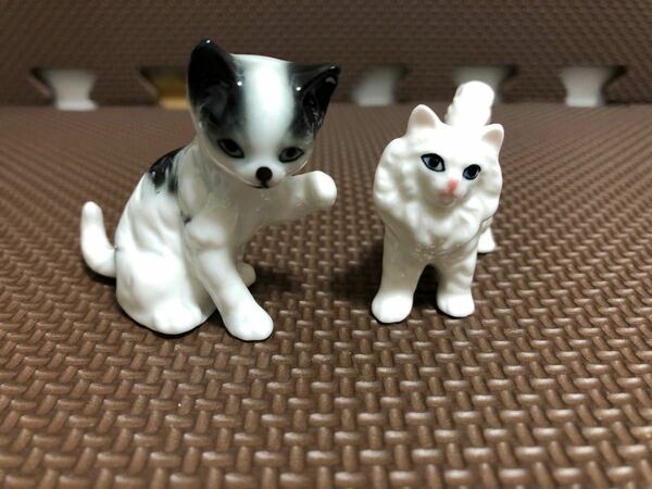 猫　陶器　置物　BONE CHINA JAPAN ボーンチャイナジャパンミニチュア