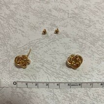 ピアス ツイスト ゴールド メンズ レディース ヴィンテージ 韓国 アクセサリー ノーブランド #C272-2_画像2