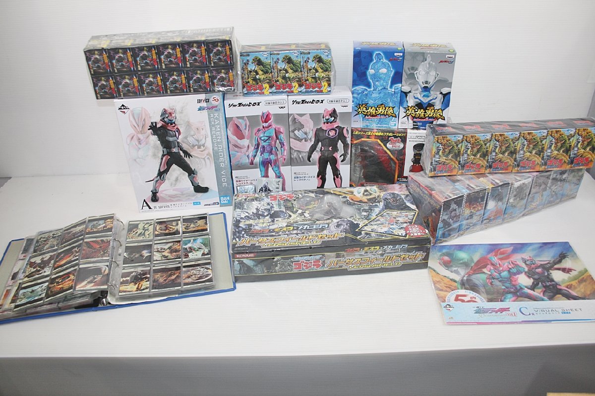 ウルトラマン+仮面ライダー+ゴジラソフビセット(バラ売り)(¥29,800