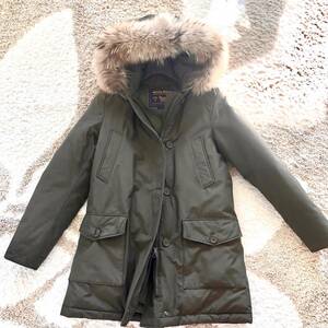 新品同様・タぐ付き★WOOLRICH ウールリッチ ダウンジャケット　コート　WWCPS1959 W'S ARCTIC PAKA DF ラクーンファー 104500円★