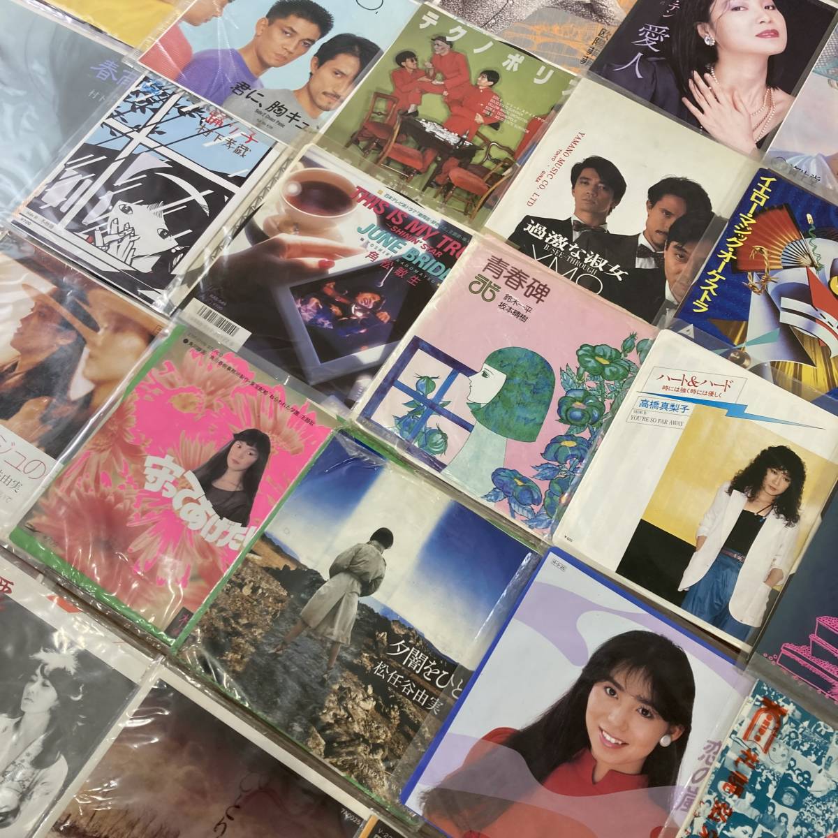 海外正規品】 山口百恵レコードと写真集セット 蒼い時 自叙伝 付