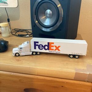 fedex ダイキャスト製　ミニトレーラー