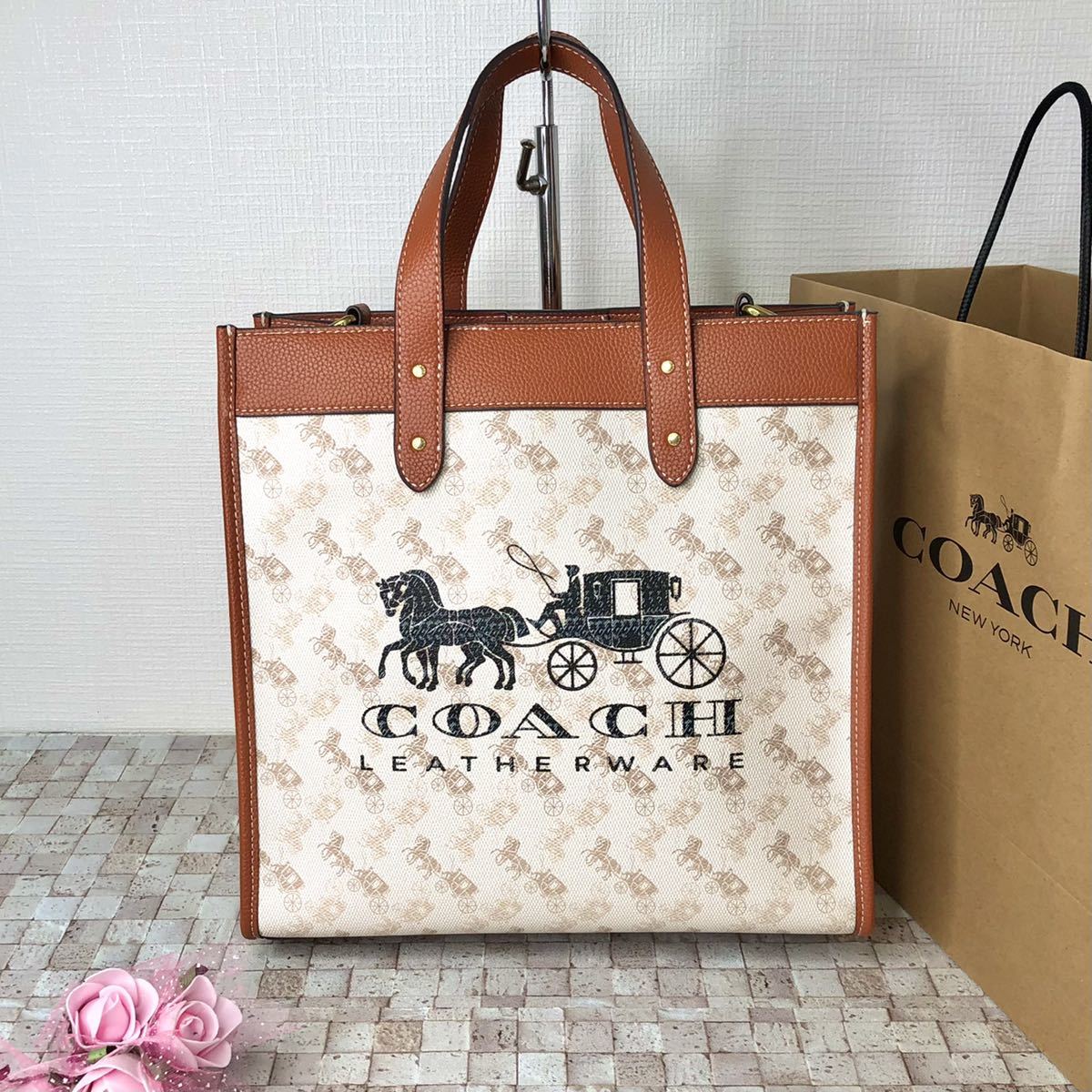 新品】COACH トートバッグ ハンドバッグ ショルダー 馬車ロゴ 白-