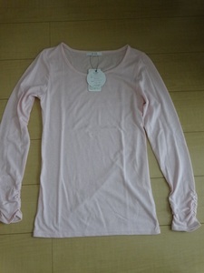 ち:新品未使用タグ付き★レディース薄ピンク色長袖シャツ★Mサイズ・袖のシャーリングがおしゃれ