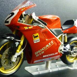 イクソ 1/24 ドゥカティ 916 #2 スーパーバイク Ducati 916 SUPERBIKE ドカティ カールフォガティ 1994 ixo製品の画像3