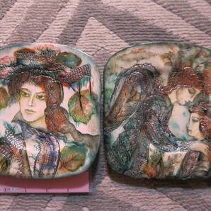 【旧ソ連製飾り皿2枚】「帽子の女」+「天使」 SEMENOVA Eと1990/91の刻サイン 約33×31cm 1.4kg
