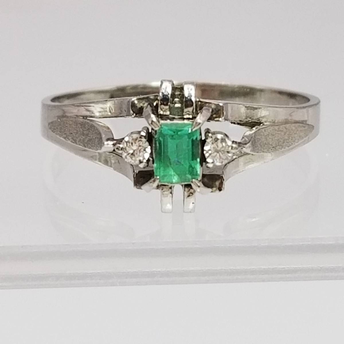 ヤフオク! -「pt900 エメラルド リング」(アクセサリー、時計) の落札 ...