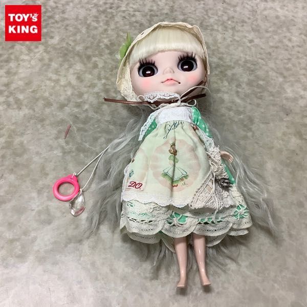 新品、本物、当店在庫だから安心】 「最終値下げ」カスタムネオ 安心の正規品 「最終値下げ」カスタムネオブライス三体とお洋服セッド。 おもちゃ/人形