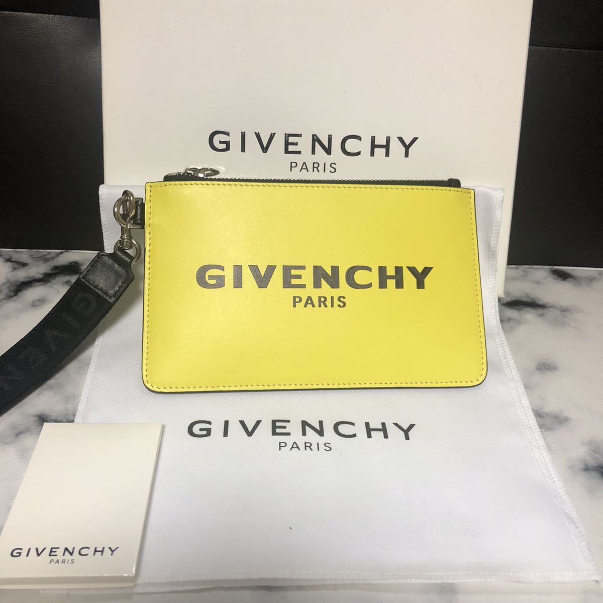 特価！未使用品】GIVENCHY ロゴクラッチバッグ bckediri.beacukai.go.id