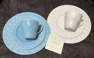 WEDGWOOD ウエッジウッド フェスティビティモーニングセット　カップ&ソーサー　大皿　ブルーとホワイトのペア