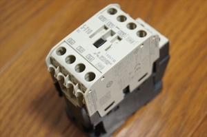 ■三菱電機 電磁接触器 S-T10 AC200V 1a MITSUBISHI