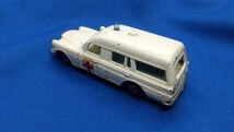 レトロ　イングランド製　マッチボックス NO.3 MERCEDES BENZ メルセデスベンツ BINZ AMBULANCE 救急車 MADE IN ENGLAND LESNEY_画像4