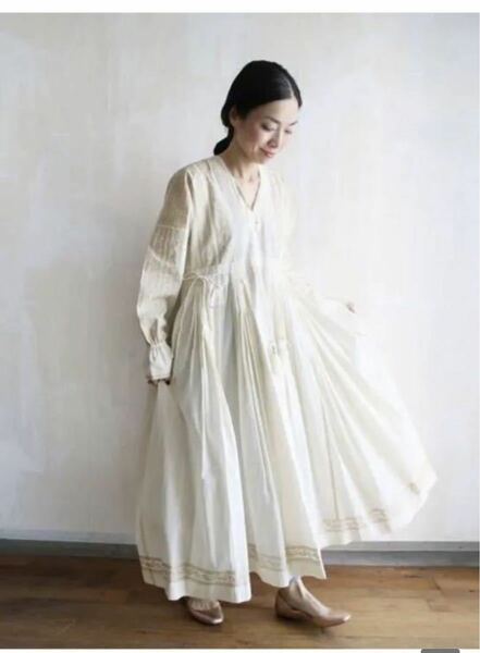 TOWAVASE 「Paulette」ドレス IVORY×GOLD トワヴァーズ