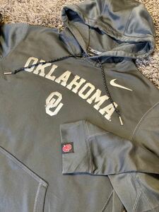 NIKE ナイキ パーカー THERMA-FITモデル OKLAHOMA Men‘s L 美品