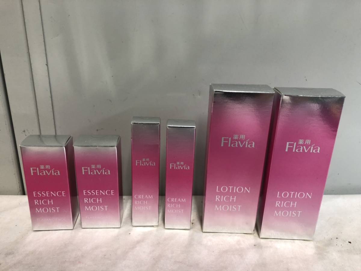 99)未使用 薬用フラビア ローション リッチモイスト01 80ml×2 エッセンスリッチモイスト01 20ml×2 保湿クリーム 15g×2 まとめ売り 薬用Flavia フラビア エッセンス、クリームリッチモイスト01