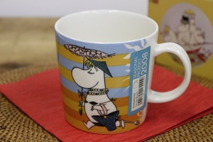 ★アラビア　ムーミン　2008限定 夏 マグカップ　「オンザビーチ」 On the beach★【正規品★専用BOX入り】