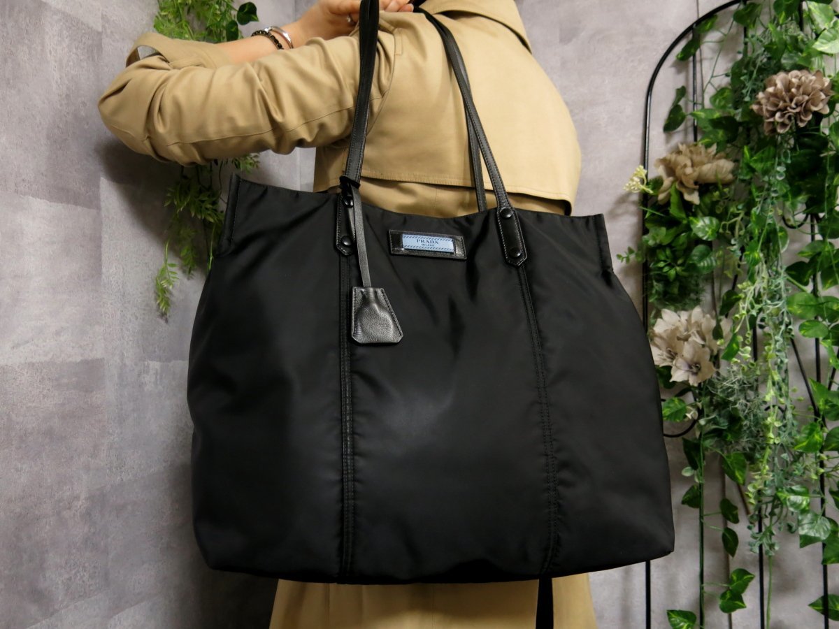 prada トートバッグ メンズの値段と価格推移は?|298件の売買情報を ...