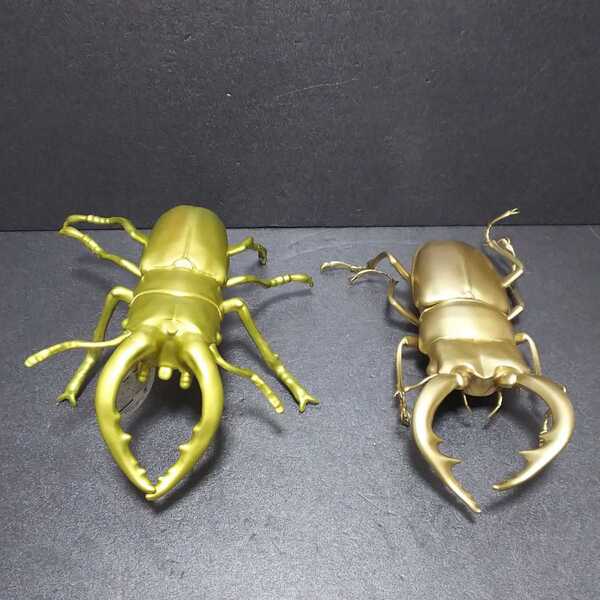 ● クワガタ「クワガタムシ BIG フィギュア 2種」約30cm ゴールド のこぎり