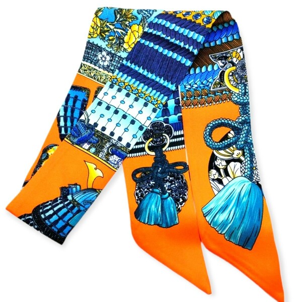 新品未使用　スカーフ　ミニスカーフ　ネックチーフ　バッグリボン　バッグチャーム　タッセル　オレンジ　バッグスカーフ　ネックチーフ