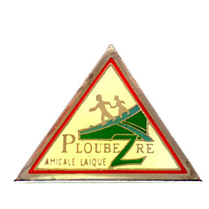 ピンバッジ・通学する子どもたち赤い三角◆フランス限定ピンズ◆レアなヴィンテージものピンバッチ