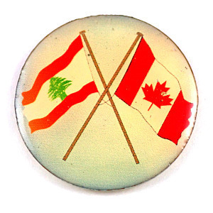 ピンバッジ・レバノン杉とカナダのカエデの国旗◆フランス限定ピンズ◆レアなヴィンテージものピンバッチ