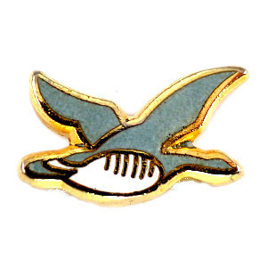  pin badge * feather ... gray. bird * France limitation pin z* rare . Vintage thing pin bachi