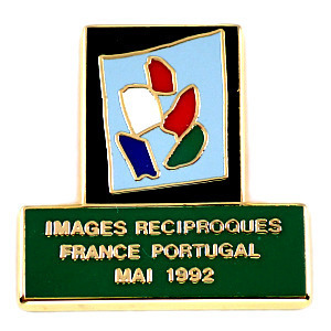 ピンバッジ・フランスとポルトガルお互いのイメージ写真◆フランス限定ピンズ◆レアなヴィンテージものピンバッチ