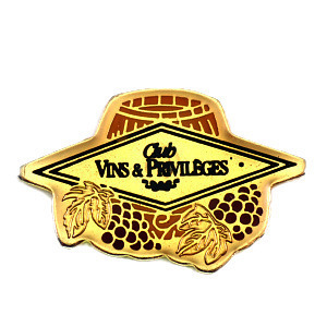 ピンバッジ・ワインの酒樽とブドウ房◆フランス限定ピンズ◆レアなヴィンテージものピンバッチ