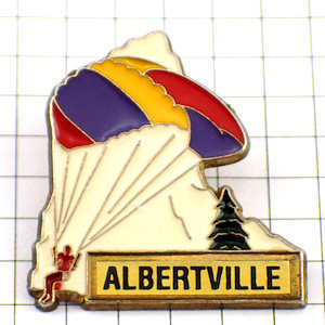  pin badge * paraglider snowy mountains momi. tree pala Shute falling umbrella * France limitation pin z* rare . Vintage thing pin bachi