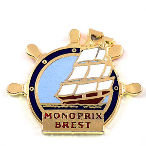  pin badge * blue empty breast. sailing boat boat .* France limitation pin z* rare . Vintage thing pin bachi
