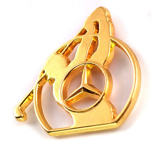  pin badge * Mercedes Benz .goru fur car Gold gold color * France limitation pin z* rare . Vintage thing pin bachi