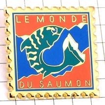 ピンバッジ・鮭サーモンの世界郵便切手型◆フランス限定ピンズ◆レアなヴィンテージものピンバッチ_画像1