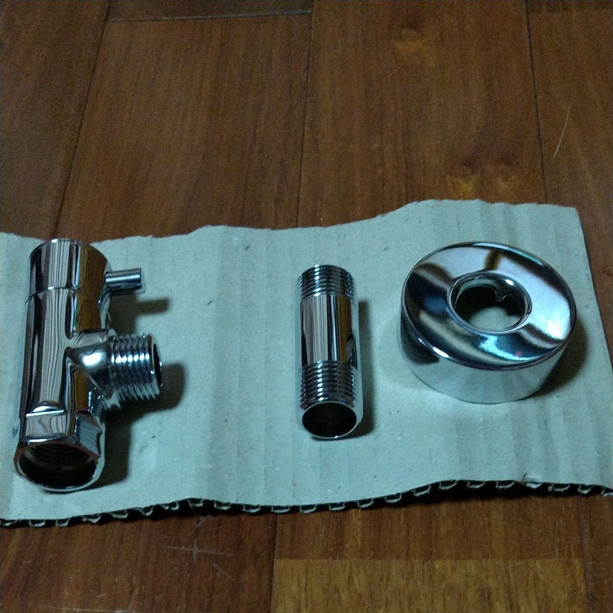 日本製】 TOTO 横水栓13 ホース接続 緊急止水TW11R TOTO 新品未使用