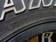 トヨタ　ランドクルーザープラド　タイヤホイル付　285/75R16　8J　6H　社外アルミ　 中古_画像3