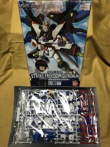 BANDAI ZGMF-X20A Strike freedom Gundam SEED DESTINY plastic model records out of production car out of print 2005 year thing 244