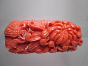 【江月】アンティーク・銀製 綺麗な赤珊瑚 菊花彫刻の帯留め 13,11g