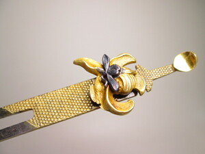 [. month ] antique * silver made . gold flower. ornamental hairpin 