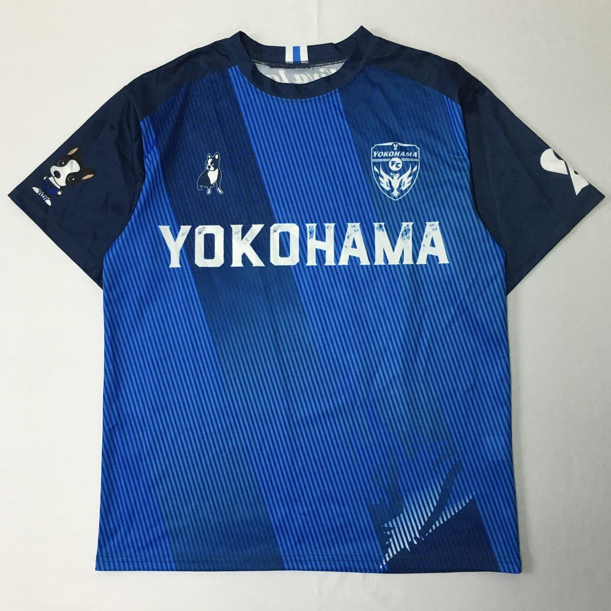 国際ブランド】 横浜fC ウエア Tシャツ サイン入り 激レア ウェア